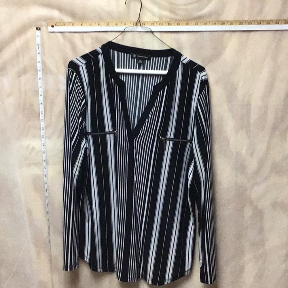 Women,s blouse/top. INC. size XXL